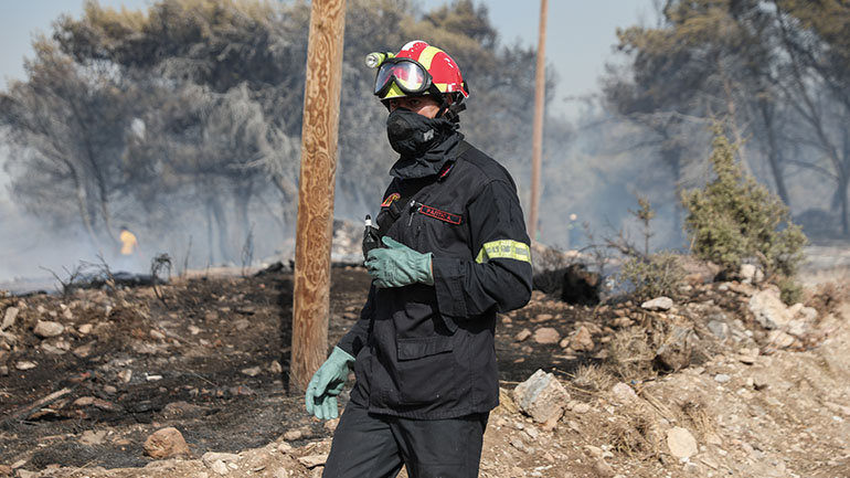 Ανεξέλεγκτη η φωτιά στον Έβρο – Κινδύνεψε η Λευκίμμη